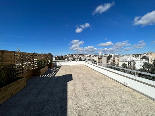 Superbe T3 + terrasse 89m² Refait à Neuf Secteur Cours Fauriel - Photo 1