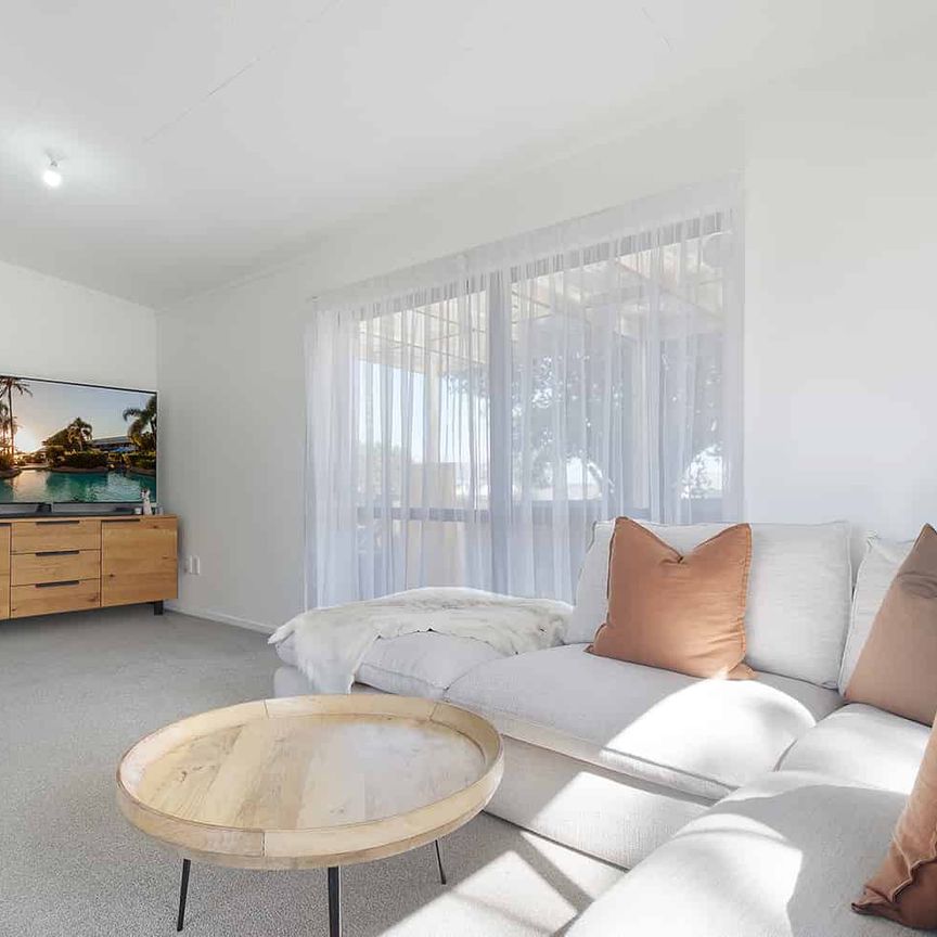 Light and bright Helensville Home - Photo 1