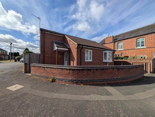 1 bedroom detached bungalow to rent - Photo 1