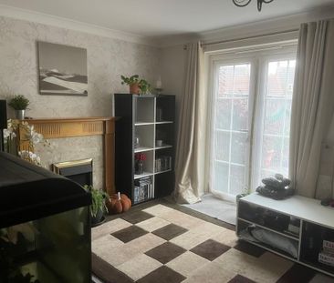 3 bedroom semi-detached house to rent - Photo 3