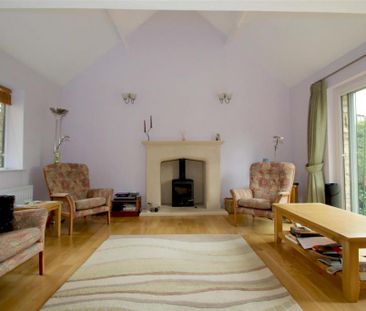 4 bedroom detached house to rent - Photo 1