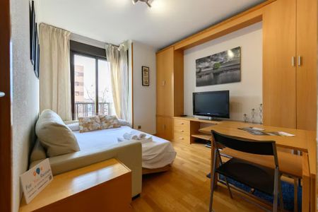 Calle de Samaniego, Madrid, Community of Madrid 28022 - Foto 3