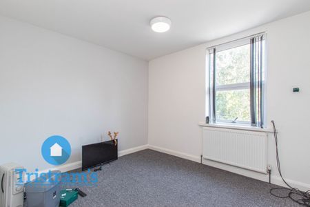 2 bed Mid Terraced House for Rent - Photo 2
