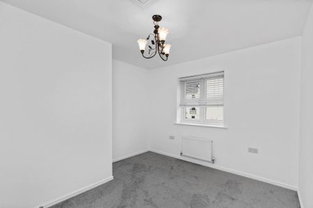 2 bedroom terraced house to rent - Photo 4