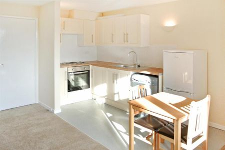 Studio to rent - Photo 3