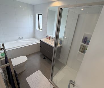 Modern Family Home - Water Included - Photo 3