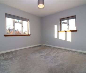 3 bedroom apartment to rent - Photo 4
