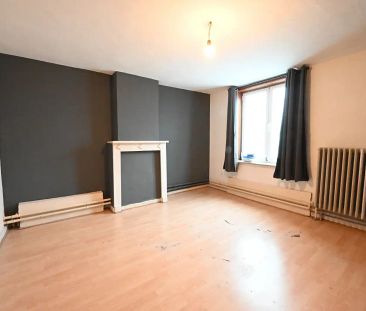 Woning met 3 slaapkamers en 3 garages - Photo 4