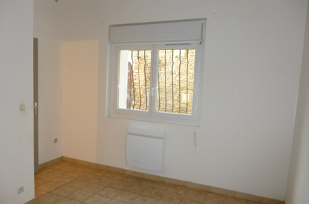 Location - Appartement T3 de 56 m² en RDC avec cour privative et cave - Photo 5