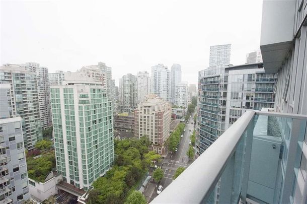 Studio Apartment For Rent In Downtown Vancouver - Photo 1