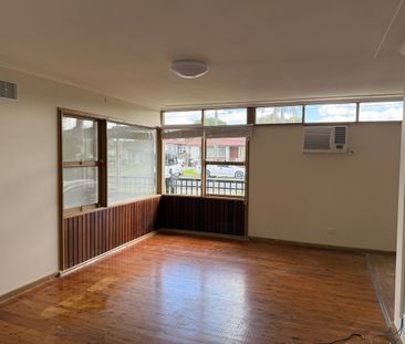 3 Bedrooms house Freshly Painted - Photo 1