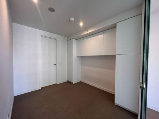 Modern One-Bedroom Apartment in a Highly Sought-After Complex - Photo 1