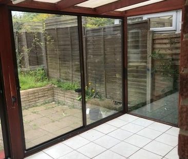 3 bedroom semi-detached house to rent - Photo 6