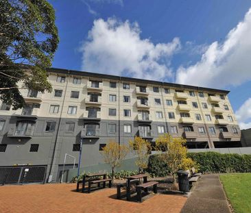 Superb one bedroom with carpark! - Photo 1