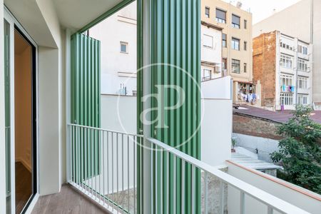 Newly built apartment for rent in Sants - Photo 2