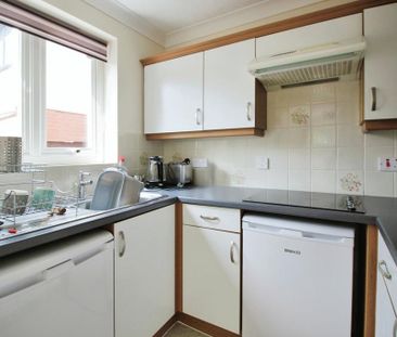 1 bedroom ground floor flat to rent - Photo 4