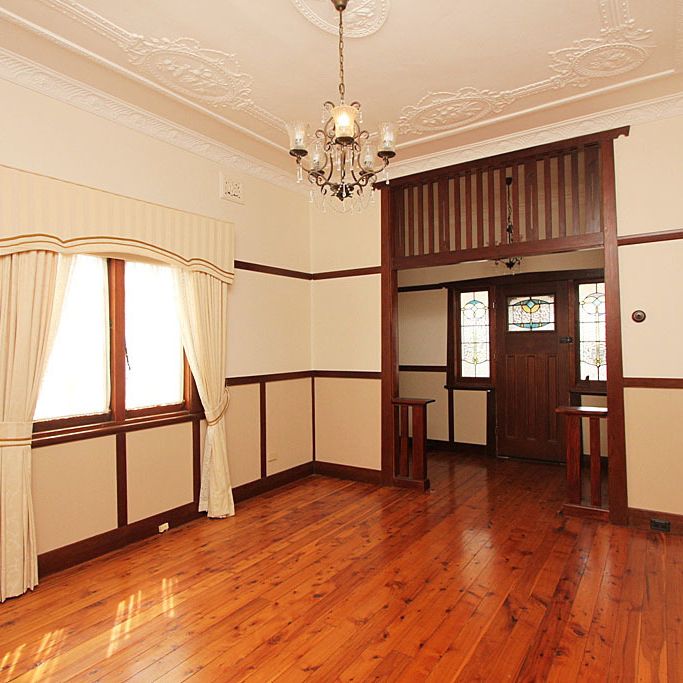 Charming Two bedroom home - Photo 1