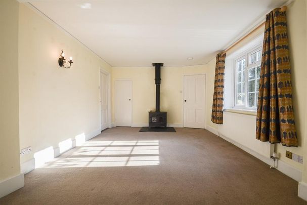 5 bedroom detached house to rent - Photo 1