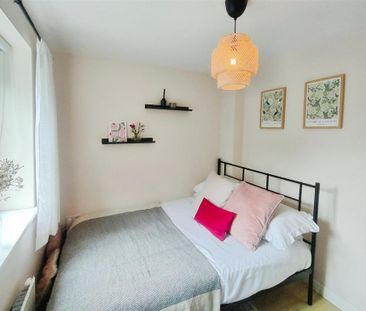 3 bedroom semi-detached house to rent - Photo 5