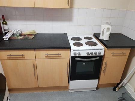 6 bedroom flat to rent - Photo 4