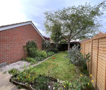 3 bedroom semi-detached house to rent - Photo 3