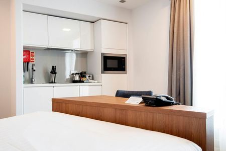 West Ham Lane - Photo 2