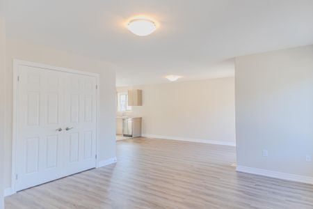 For Lease - 22 Willson Drive, Thorold, Ontario - Photo 3