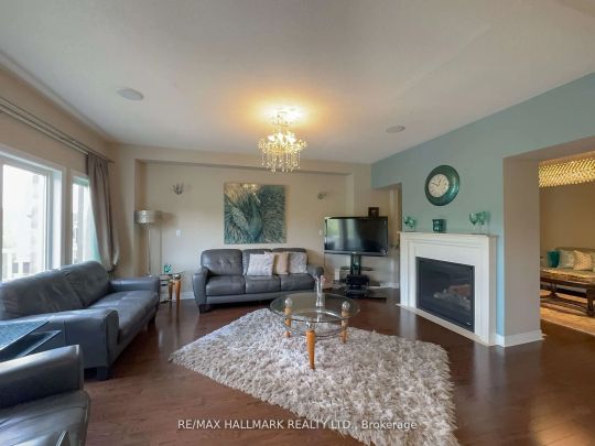 Detached Home For Lease | N9246351 - Photo 1