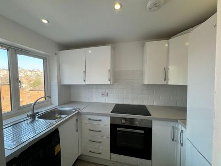 2 bedroom semi-detached house to rent - Photo 5