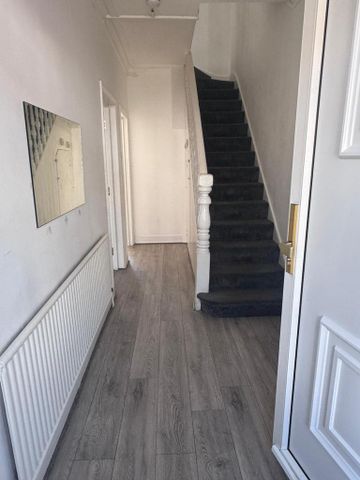 4 bedroom terraced house to rent - Photo 2