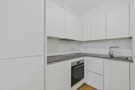 Schöne und moderne 2-Zimmer-Wohnung mit westseitigem Balkon - unmittelbare U3-Nähe - Photo 3