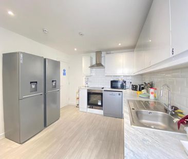 6 bedroom end of terrace house to rent - Photo 1