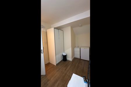Room in a Shared House, Wilberforce Road, LE3 - Photo 2