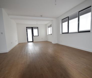 Victoria Avenue, Southend On Sea, Essex, SS2 - Photo 2