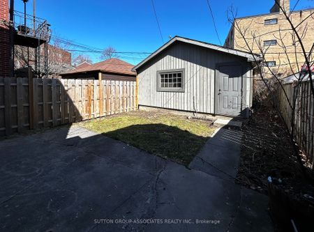 Detached Home For Lease | C8105638 - Photo 5