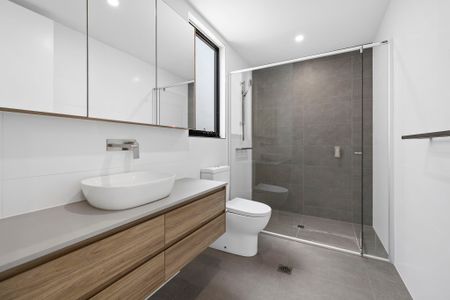 2/45 Wilton Terrace, Yeronga QLD 4104 - Townhouse For Rent | Domain - Photo 4