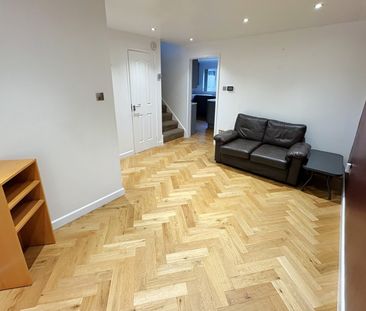 Brookhurst Road, Addlestone, Surrey, KT15 - Photo 1