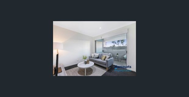 Gorgeous Three Bedroom Townhouse in Prime Location - Photo 1