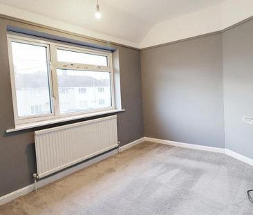 3 bedroom end of terrace house to rent - Photo 4