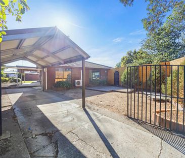 FRESHLY UPDATED 4 BEDROOM FAMILY HOME - Photo 2