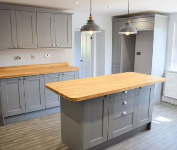 3 bedroom semi-detached house to rent - Photo 3