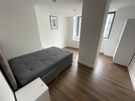 2 bedroom Flat To Rent - Photo 2