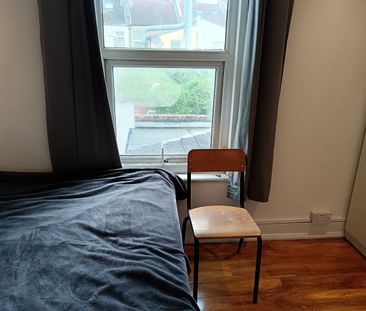 Room in a Shared House, Ramsay Road, E7 - Photo 6