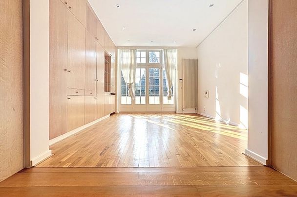 Villa de caractère de 364 m² - 4 chr & Jardin arboré de 750 m² - Photo 1