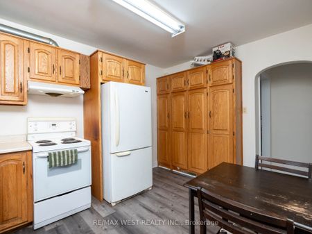 For Lease - 94 Taunton Road Unit# Upper, Oshawa, Ontario - Photo 4