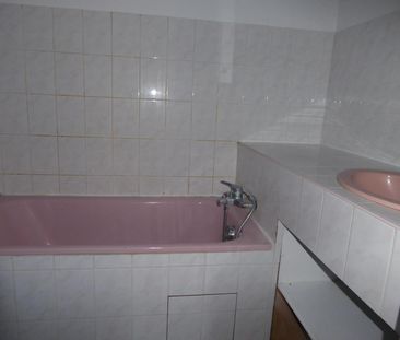 Location Appartement 2 pièces 34m² AUBENAS 07200 - Photo 2