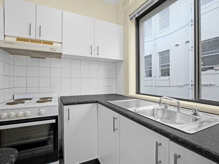 13/240 Campbell Parade, Bondi Beach NSW 2026 - Apartment For Rent | Domain - Photo 3