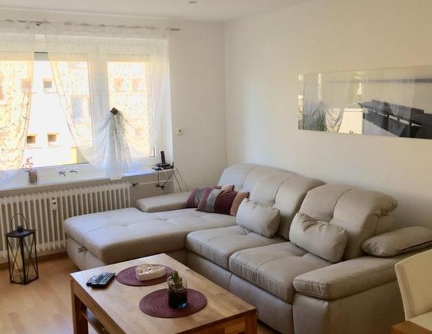 BALD VERFÜGBAR: Möblierte 3-Zi.-Wohnung in bevorzugter Lage - Photo 1