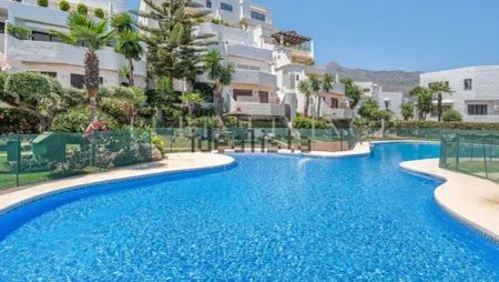 Alquiler de piso en Calle Sierra Bermeja - Photo 2