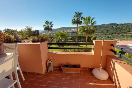 2 Bedroom Apartment For Rent in La Duquesa, Málaga - Photo 2